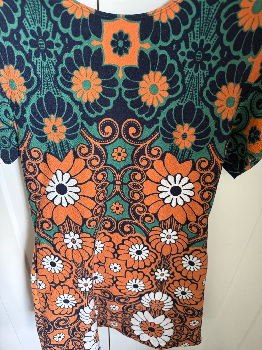 Like new Anthropologie Maeve Floral Shift Mini Dress in retro teal and orange. - Picture 6 of 9